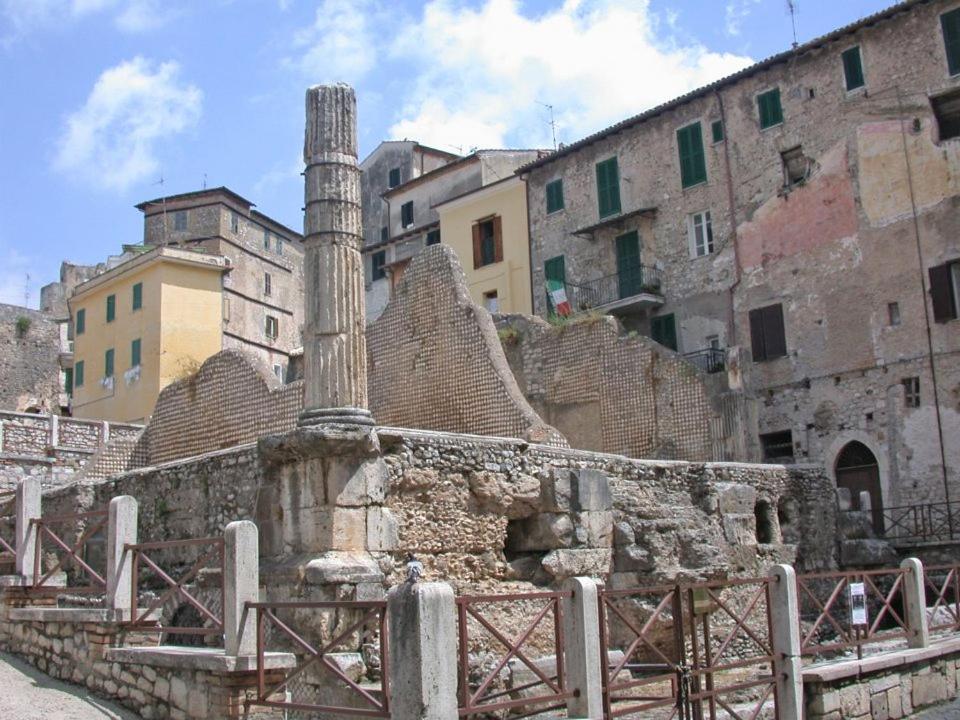 Luxury Suite - Teatro Romano - Duomo - Centro Storico Wi-Fi Terracina Eksteriør bilde