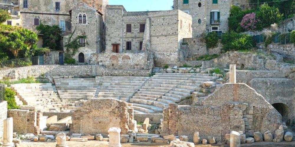 Luxury Suite - Teatro Romano - Duomo - Centro Storico Wi-Fi Terracina Eksteriør bilde