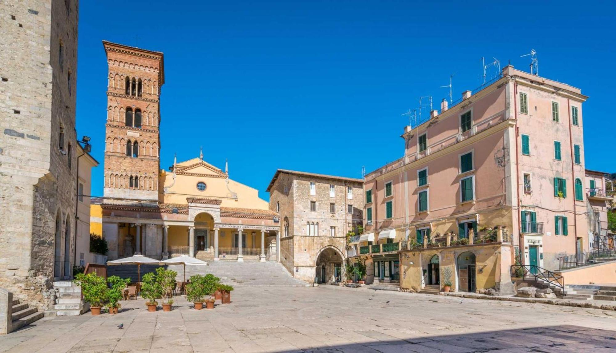 Luxury Suite - Teatro Romano - Duomo - Centro Storico Wi-Fi Terracina Eksteriør bilde